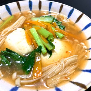 豆腐と青梗菜の旨辛味噌スープ